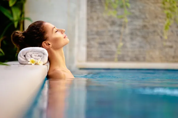 Obrazy Relaks w basenie SPA na wymiar