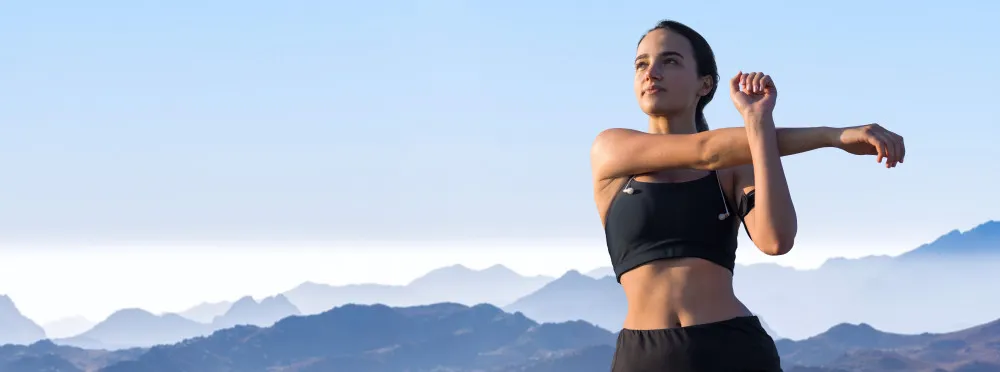 Fototapeta Wysportowana kobieta podczas treningu fitness #wf904