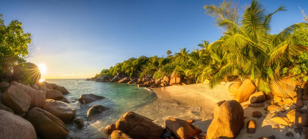 Fototapeta Zachód słońca na Seszelach – rajska plaża Anse Lazio #wf989