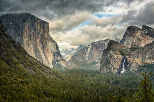Obrazy Yosemite – Burzowe Chmury nad Doliną na wymiar