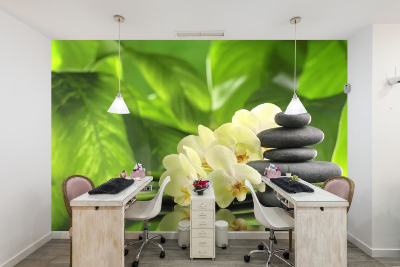 Kwiaty orchidei i kamienie w stylu SPA