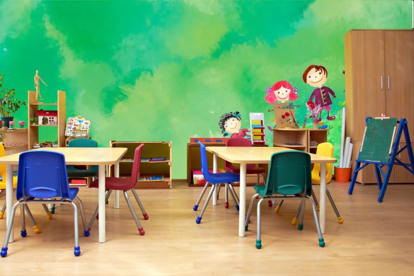Radosne dzieci – akwarelowa ilustracja pełna zabawy