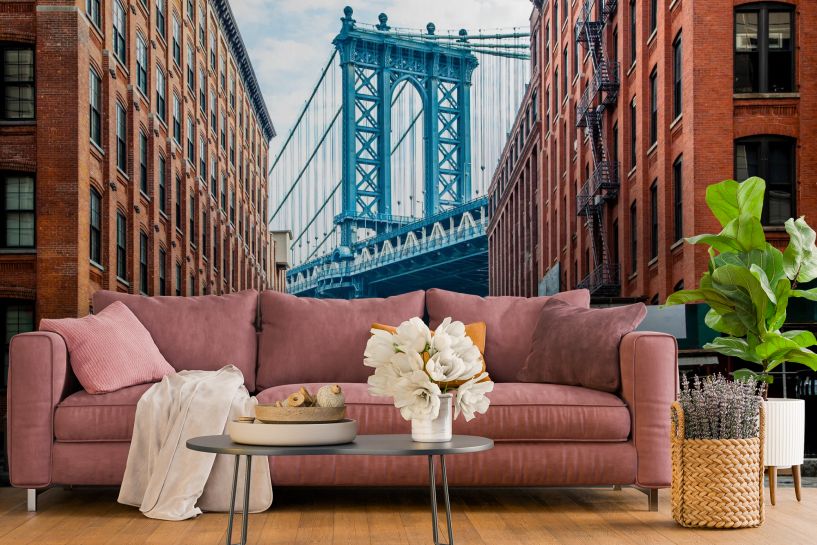 Most Manhattan – ikona Nowego Jorku w perspektywie uliczki